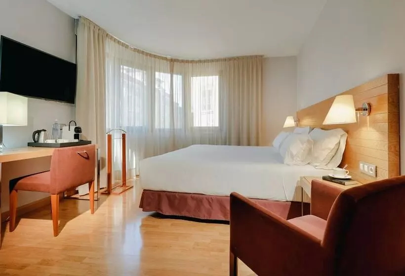 Отель Hesperia Zaragoza Centro