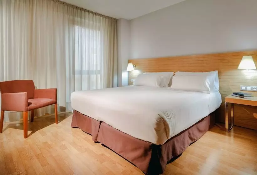 Отель Hesperia Zaragoza Centro