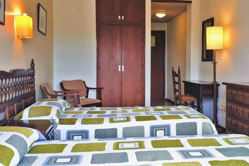 בית מלון כפרי La Masia