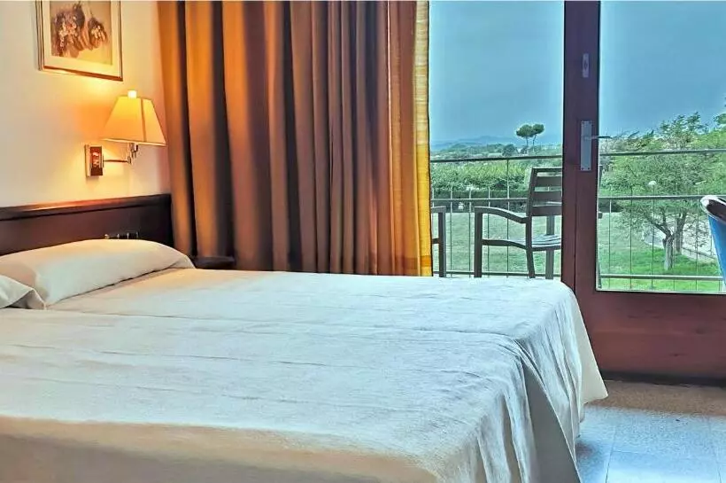 בית מלון כפרי La Masia