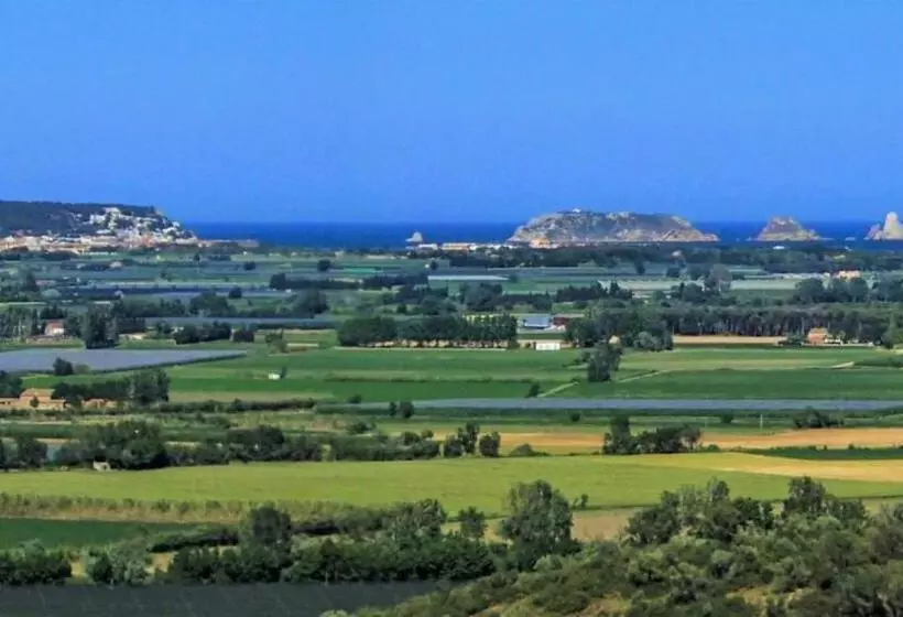 בית מלון כפרי La Masia