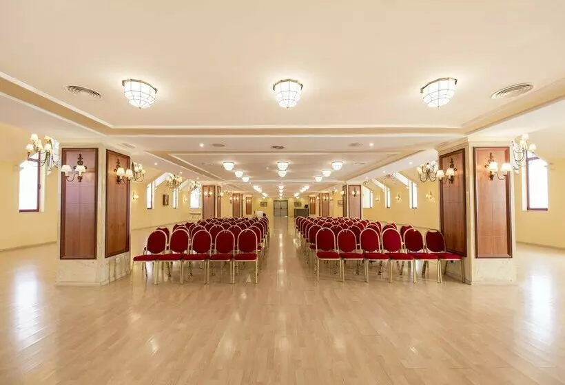 Hotel Las Palmeras Affiliated by Fergus