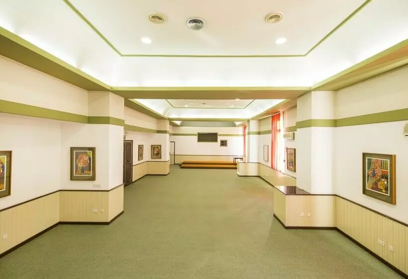 Hotel Las Palmeras Affiliated by Fergus