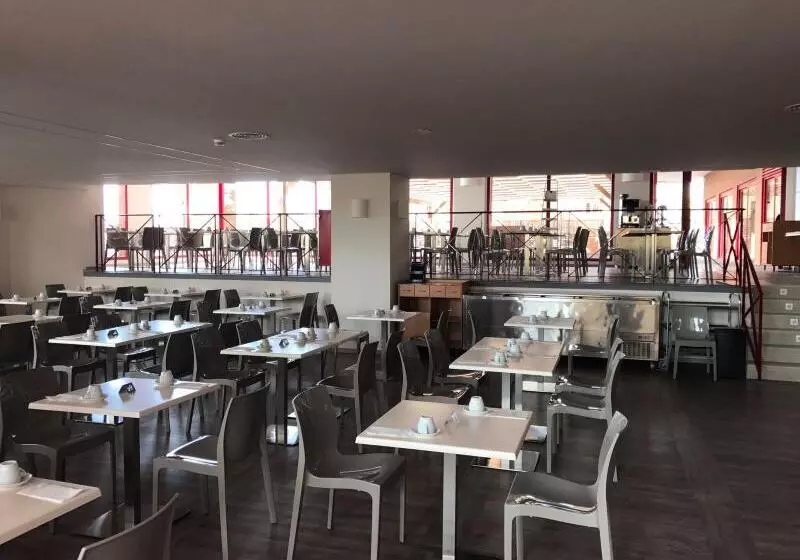 Hotel Las Palmeras Affiliated by Fergus