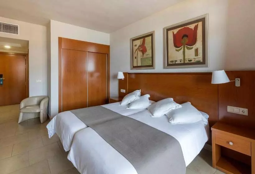 Hotel Las Palmeras Affiliated by Fergus