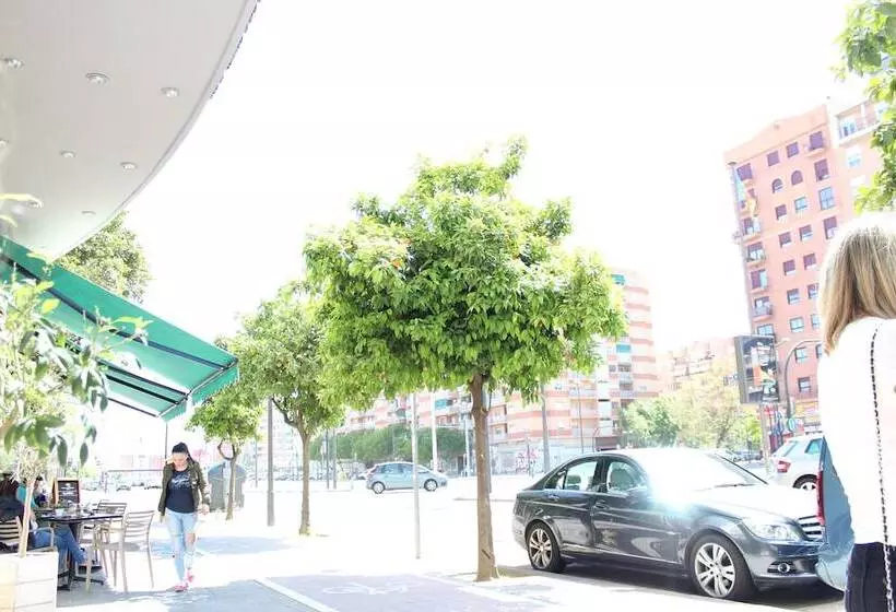 فندق Malcom And Barret