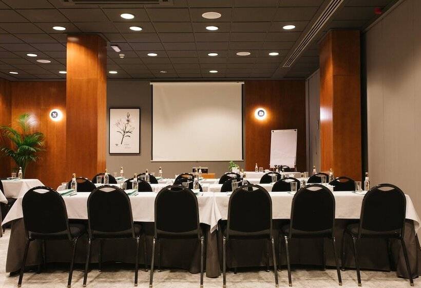 هتل Malcom And Barret