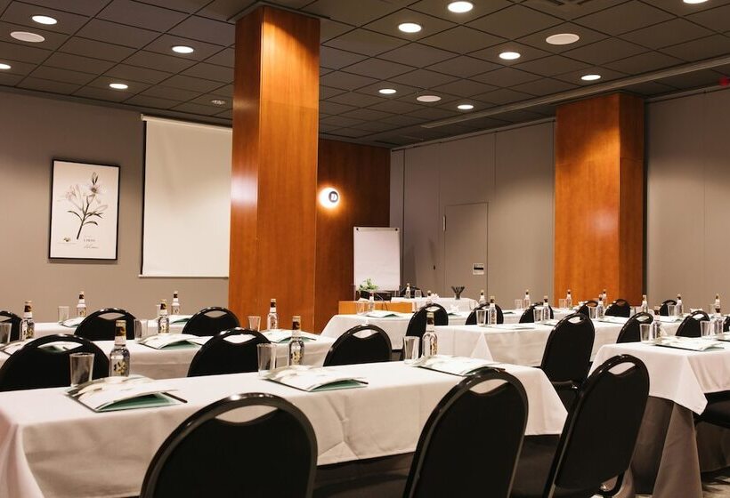 هتل Malcom And Barret