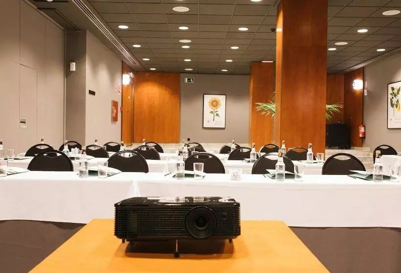 فندق Malcom And Barret