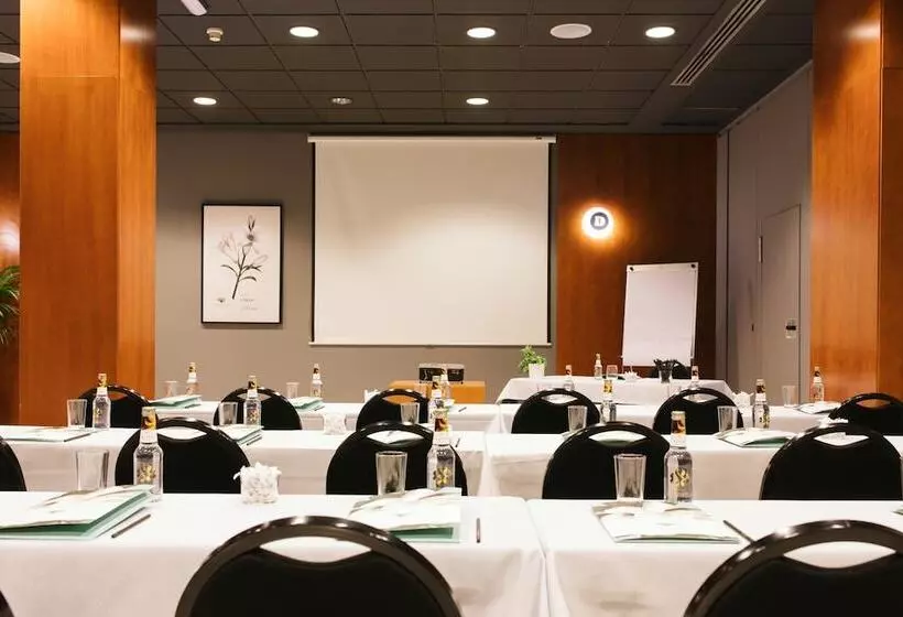 فندق Malcom And Barret