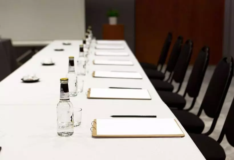 فندق Malcom And Barret