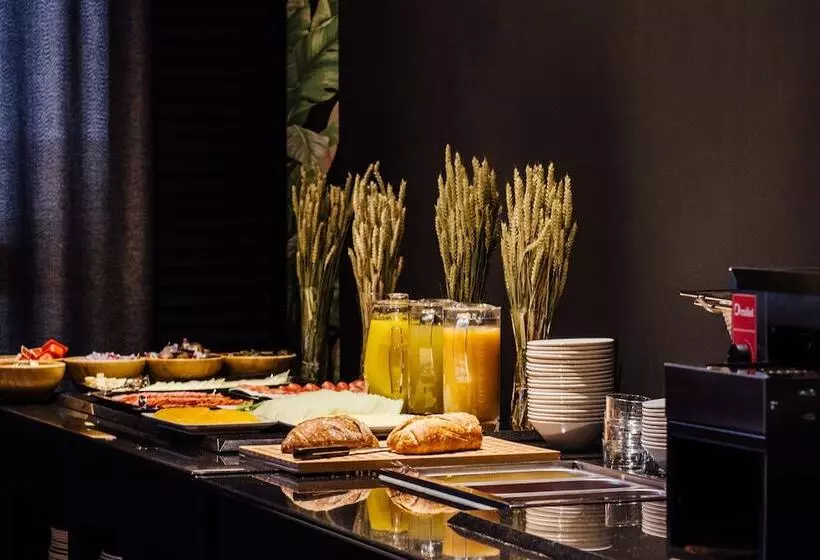 فندق Malcom And Barret