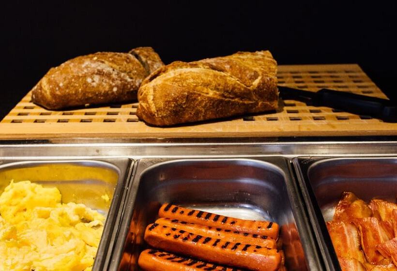 هتل Malcom And Barret