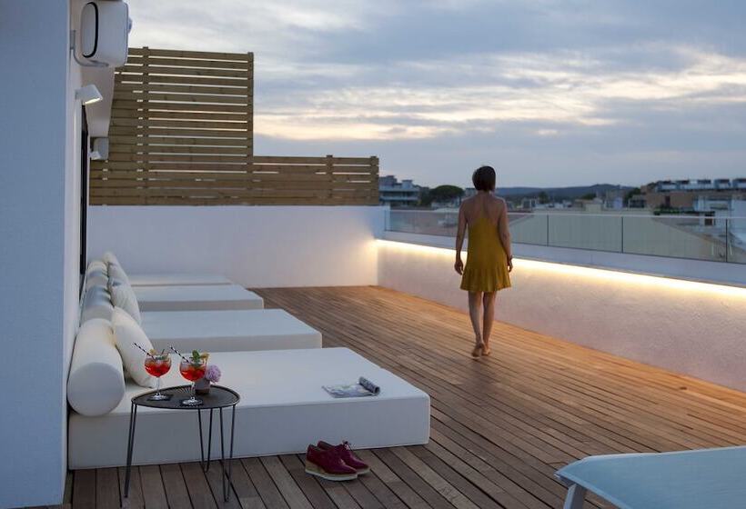 هتل May Altafulla Beach Boutique