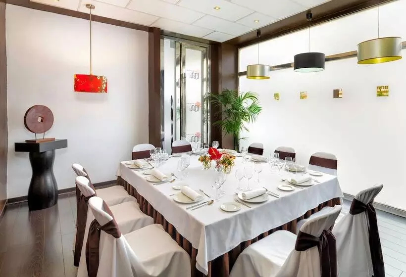 فندق Barceló Santa Cruz Contemporáneo