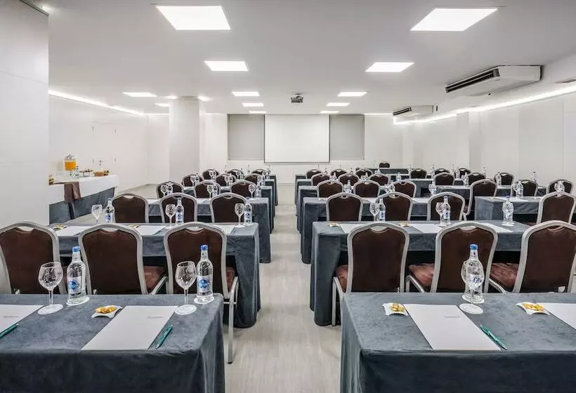 فندق Barceló Santa Cruz Contemporáneo