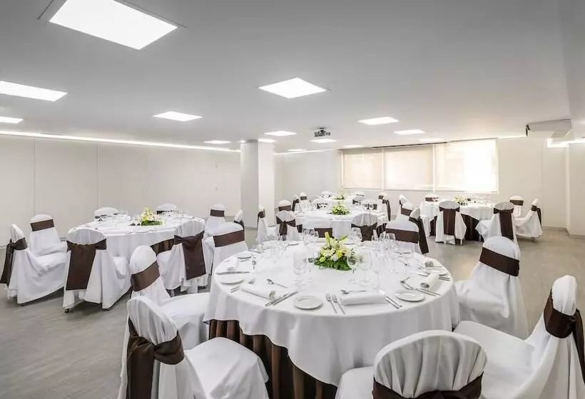 فندق Barceló Santa Cruz Contemporáneo