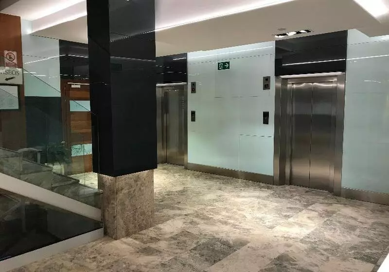 Отель Puerta De Segovia