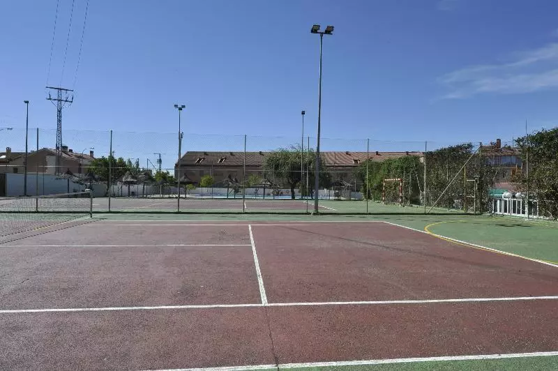 Отель Puerta De Segovia