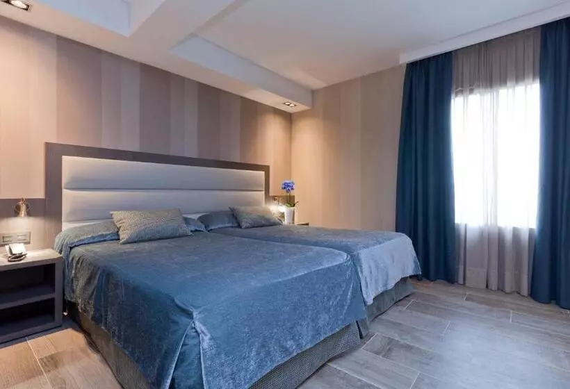 호텔 Reina Cristina