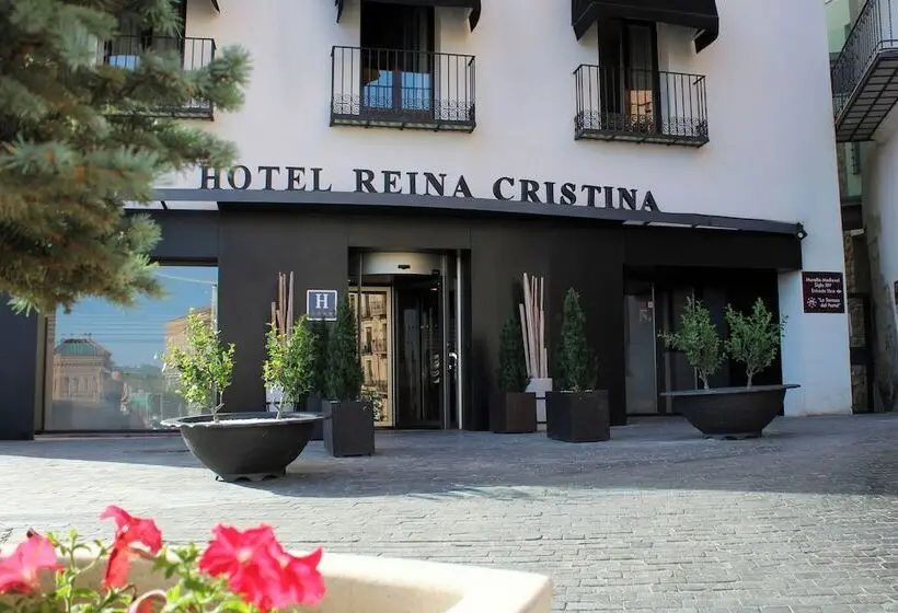 هتل Reina Cristina