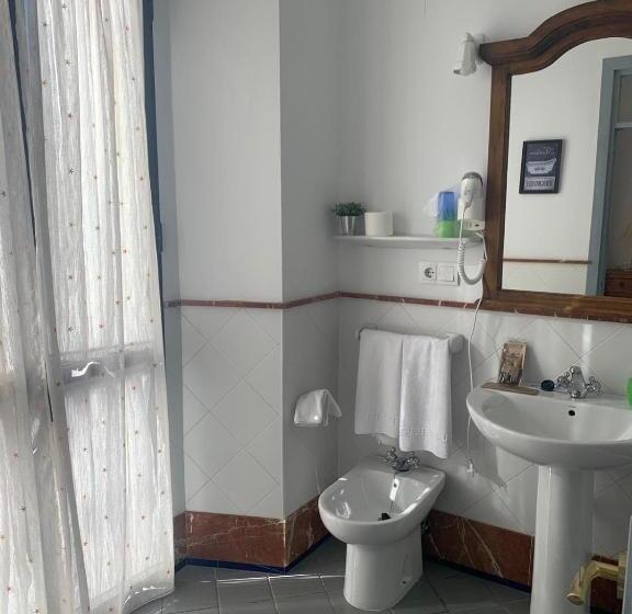 فندق ريفى Entreolivos