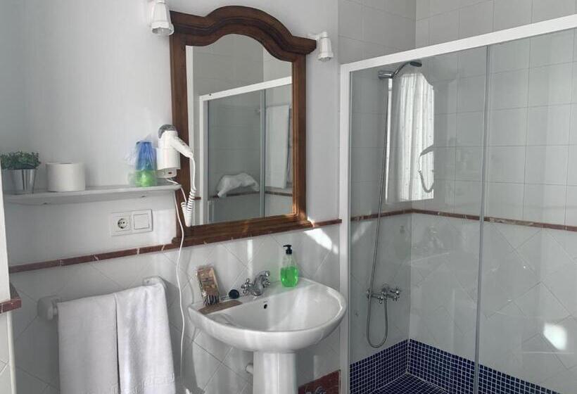 فندق ريفى Entreolivos