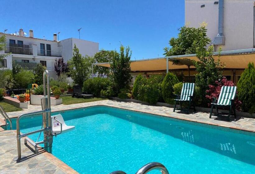 فندق ريفى Entreolivos