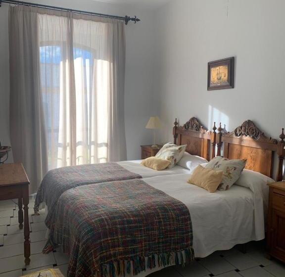 فندق ريفى Entreolivos