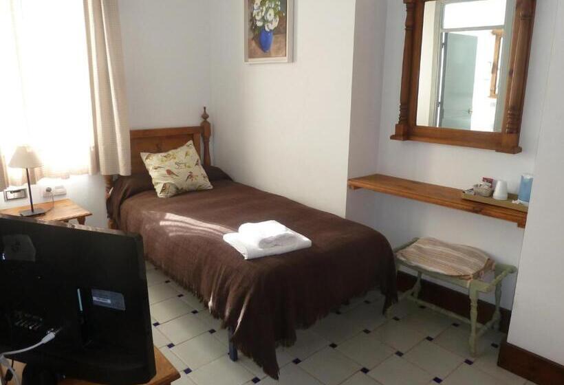 فندق ريفى Entreolivos