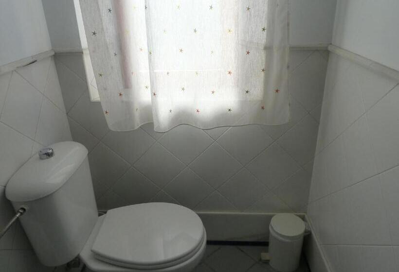 فندق ريفى Entreolivos