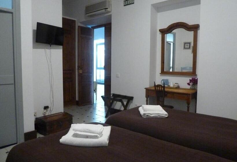 فندق ريفى Entreolivos