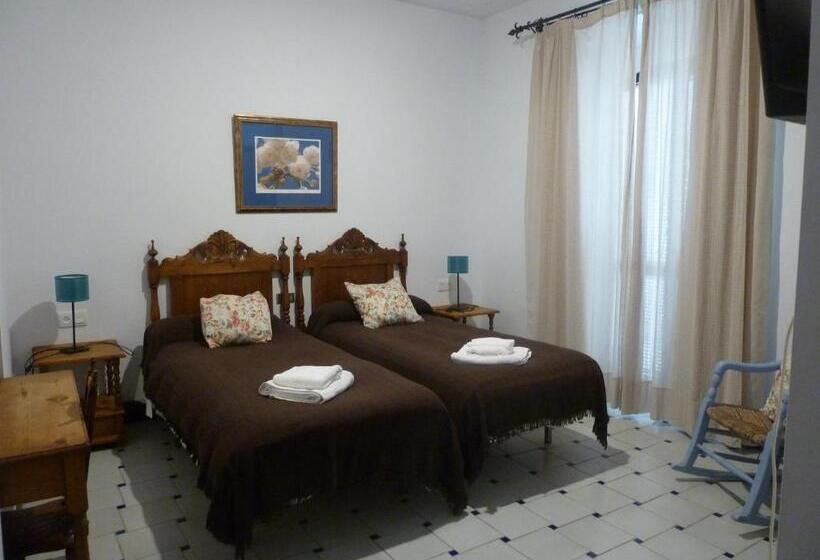 فندق ريفى Entreolivos