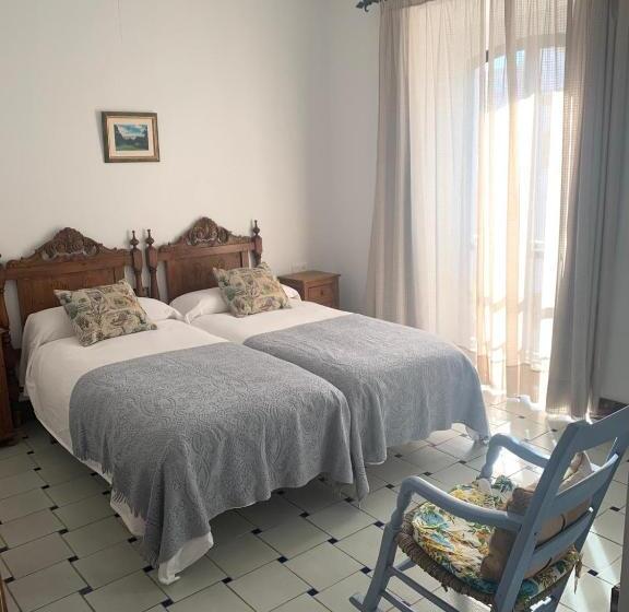 فندق ريفى Entreolivos