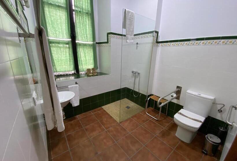 فندق ريفى Entreolivos