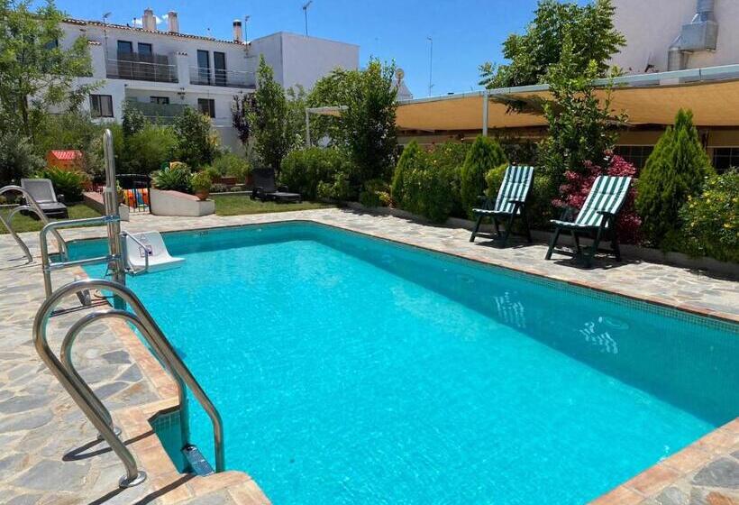 فندق ريفى Entreolivos