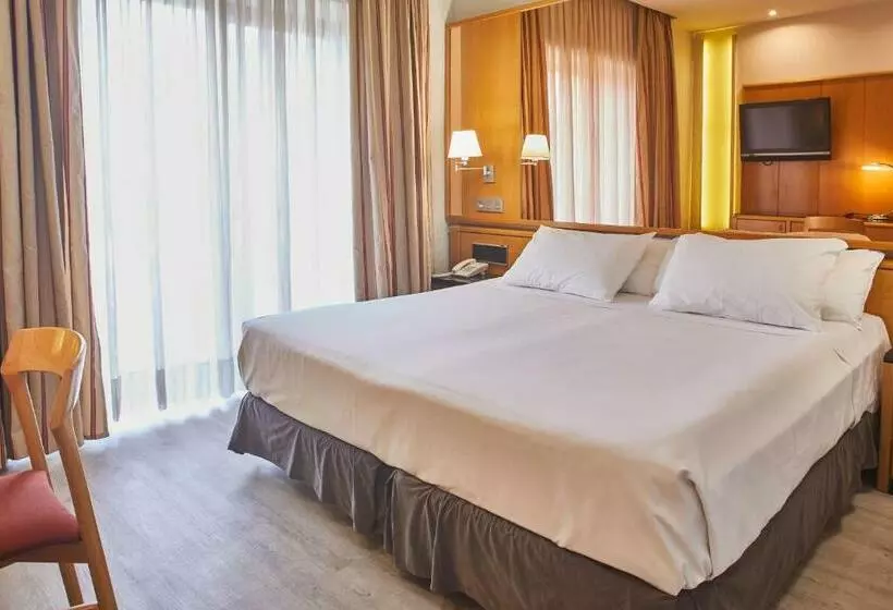 Отель Silken Rona Dalba