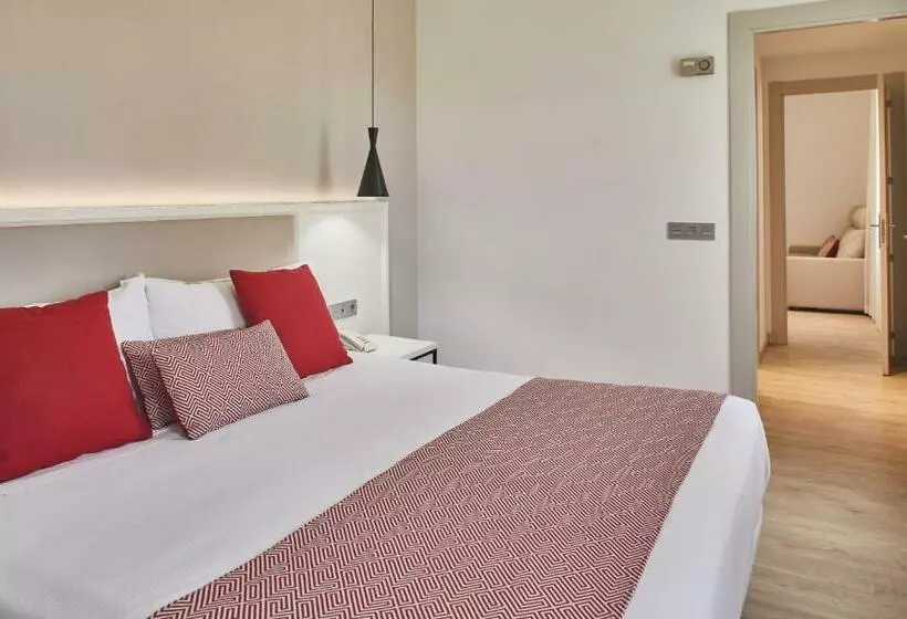 Отель Silken Rona Dalba