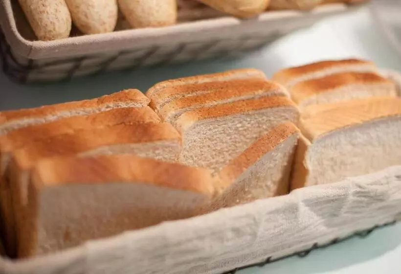 Отель Silken Rona Dalba