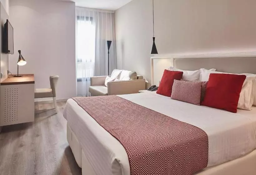 Отель Silken Rona Dalba