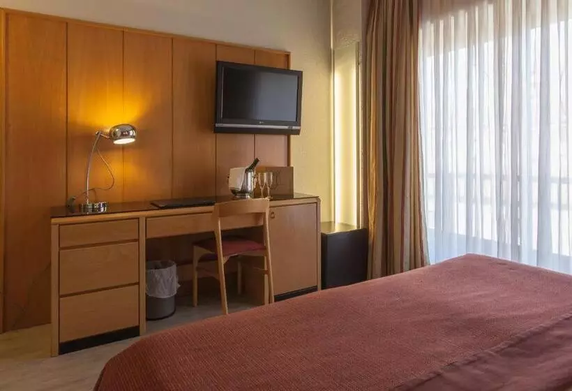 Отель Silken Rona Dalba