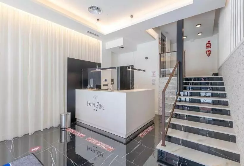 هتل Zeus