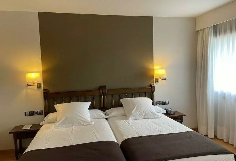 Parador De Puebla De Sanabria