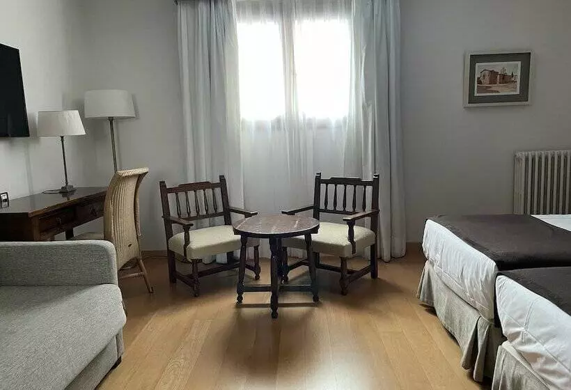 Parador De Puebla De Sanabria