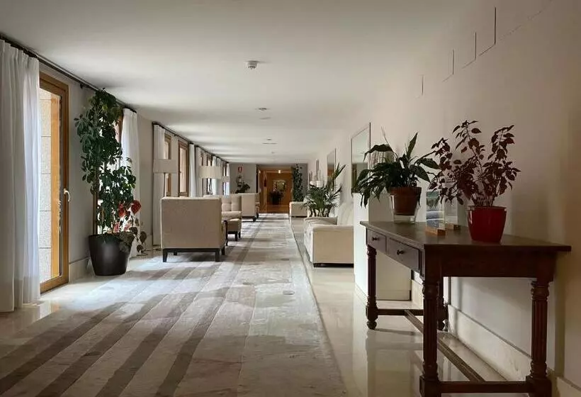 Parador De Puebla De Sanabria