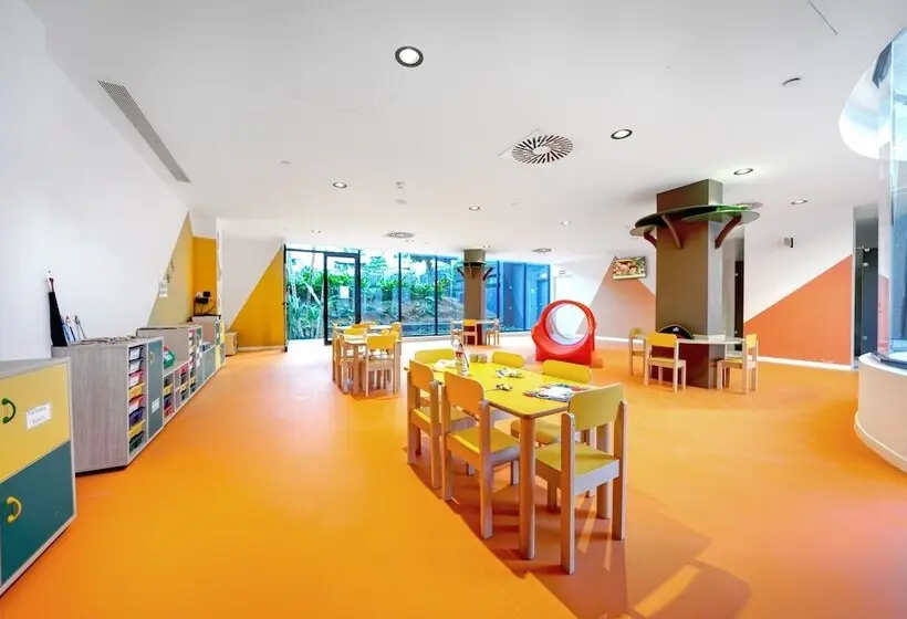 リゾートホテル Hovima Suites Costa Adeje