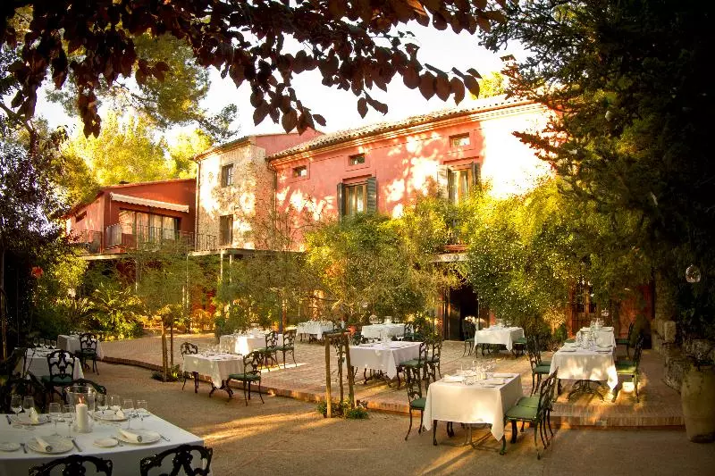 簡易ホテル Montsant