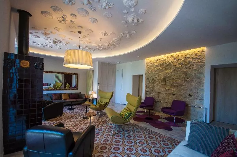 簡易ホテル Montsant