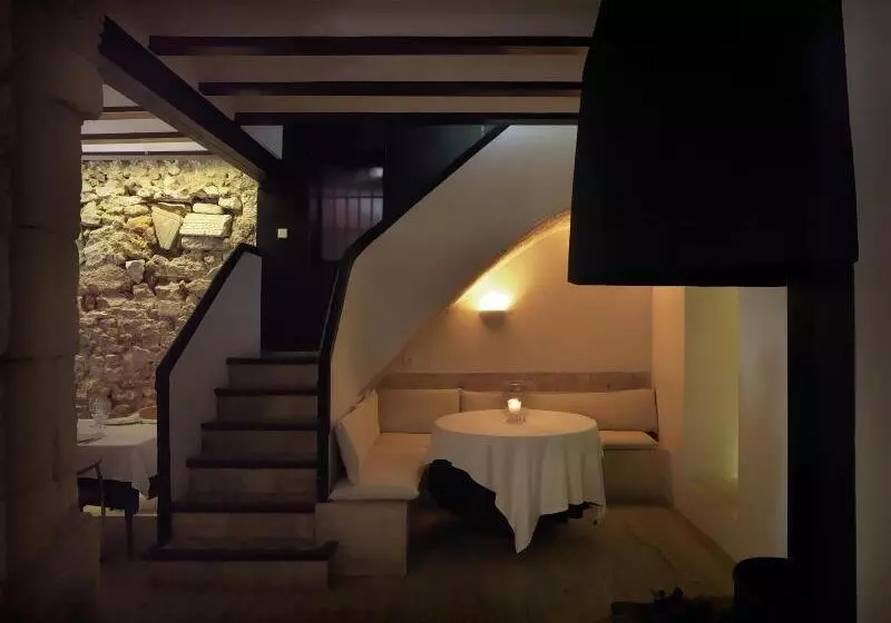 簡易ホテル Montsant