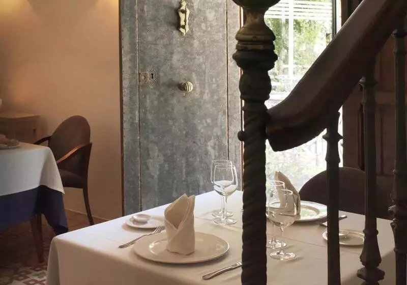 簡易ホテル Montsant